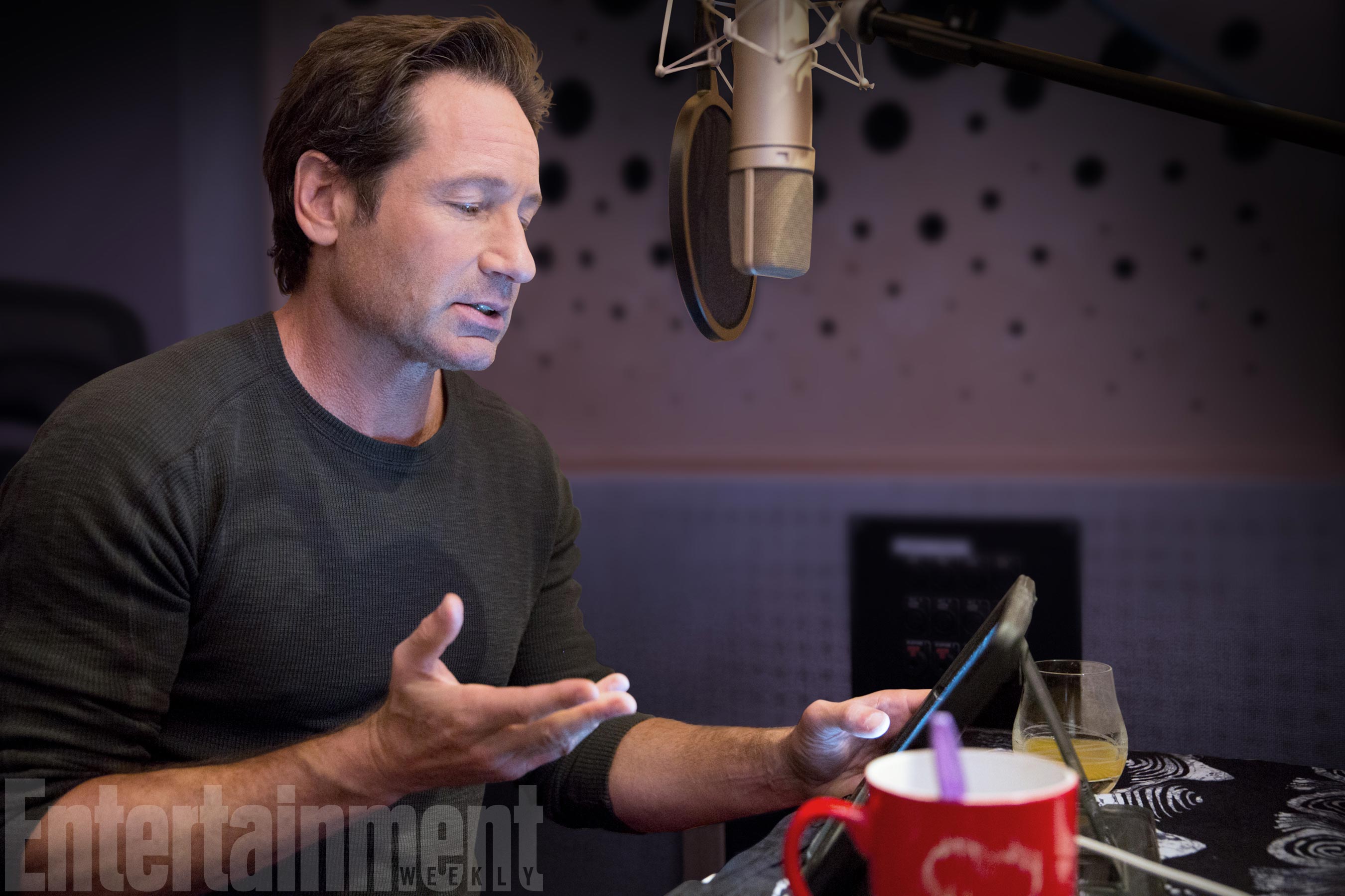 David Duchovny al lavoro sull'audiolibro di X-Files