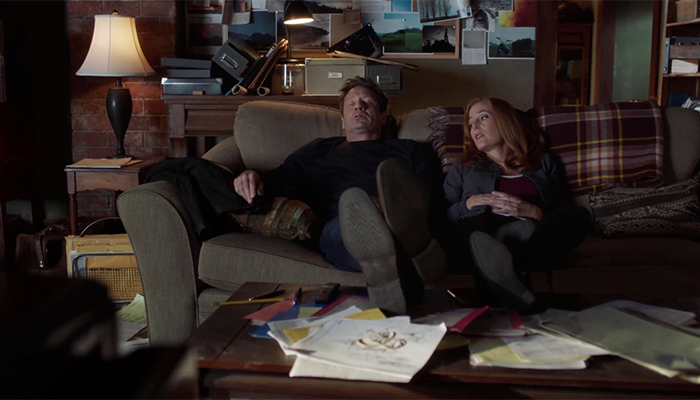 Mulder e Scully addormentati sul divano